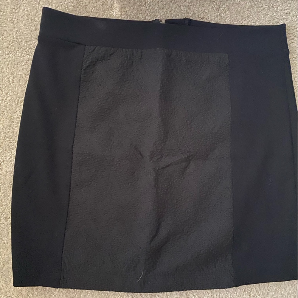 American Eagle - Never worn, NWT! mini skirt with stitched detailing